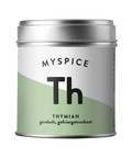 Eine silberne Gewürzdose mit der Aufschrift „MYSPICE Th“ für Thymian, gestaltet in einem minimalistischen Design mit einem großen schwarzen „Th“ auf weiß-hellgrünem Grund.
