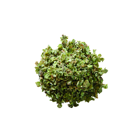 Ein kleiner Haufen grüner, gefriergetrockneter gerebelter Thymianblätter aus der MYSPICE-Serie, dargestellt als strukturierte Kräuterfragmente auf weißem Hintergrund.