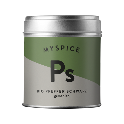 Silberne Gewürzdose der Marke MYSPICE mit einem grün-grauen Etikett, das die großen Buchstaben „Ps“ und die Produktbeschreibung: BIO PFEFFER SCHWARZ gemahlen zeigt.