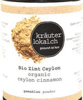 Zylindrische Dose mit gemahlenem Bio Ceylon-Zimt-Pulver von "kräuterlokal.ch".
