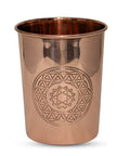 Kupfer-Trinkglas mit graviertem geometrischem Blume des Lebens Muster.