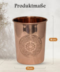 Kupferglas mit Blume des Lebens Gravur und Maßen: $9 \text{ cm}$ hoch, $7 \text{ cm}$ breit.