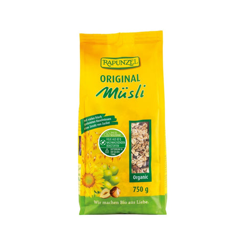Eine Packung Rapunzel Original Bio-Müsli mit Haselnüssen.