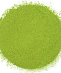 Ein Haufen hellgrünes Matcha-Teepulver.