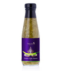 Eine Glasflasche "Green Chili Sauce" der Marke Thai Orchid Selection mit grünlicher, stückiger Soße und einem violetten Etikett, das einen grünen Chili und eine goldene, mythologische Figur zeigt.