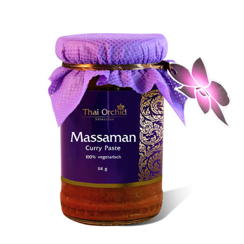 Glas Thai Orchid Massaman Curry Paste (100 % vegetarisch), 114 g, mit lila Stoffabdeckung und Schmetterlings-Anhänger.