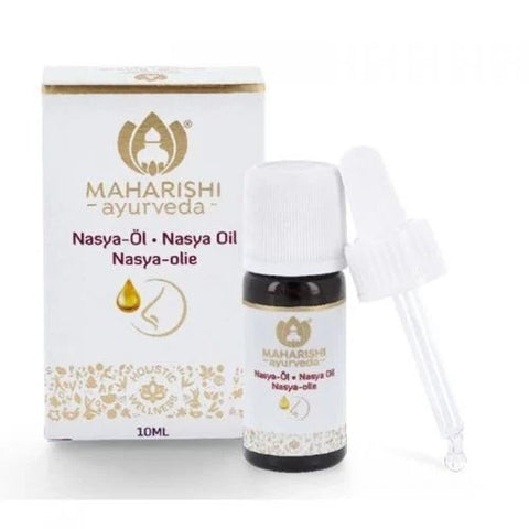 Eine Verpackung und Flasche MAHARI-SHI Ayurveda Nasya-Öl (Nasya Oil) in der 10-ml-Größe mit einer separaten Pipette.