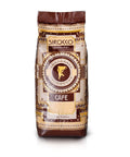 Eine braune Kaffeepackung von „Sirocco Cafe Pure Arabica“ mit elegantem Art-déco-Design, gold-cremefarbenen Mustern und einer goldenen Figur im zentralen runden Logo.
