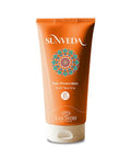 Eine orangefarbene 150-ml-Tube Lakshmi „Sunveda“ Sonnenschutzcreme mit LSF 50, verziert mit einem bunten Mandala-Design und einem weißen Klappverschluss.